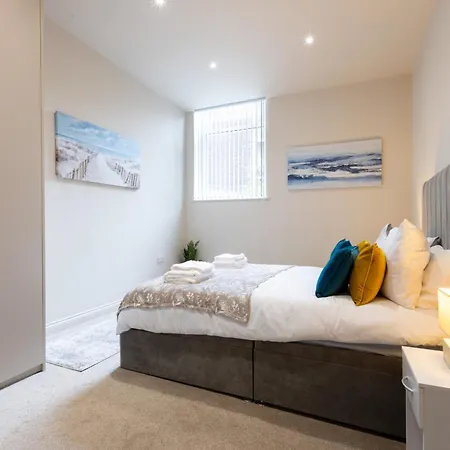 Centenary House Apartment *